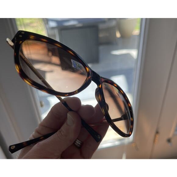 Coach HC8084 (L072 CELIA) Sunglasses 517013 Dark Tortoise‎ / Gold Frame 57 mm - Picture 7 of 9